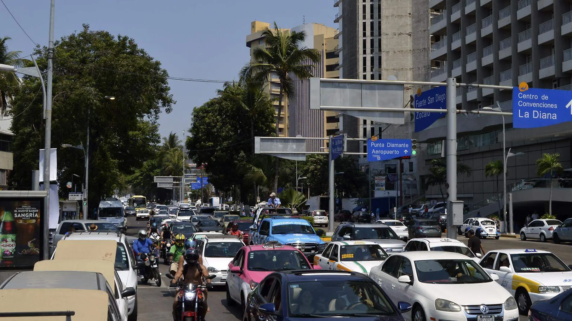 Semana Santa Acapulco_ Trafico vehicular